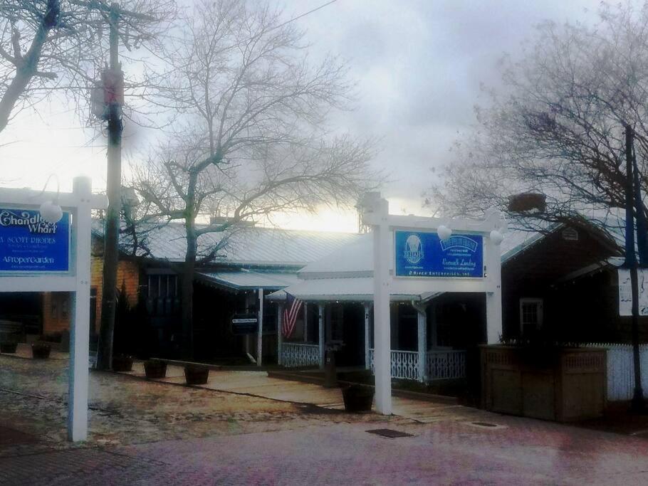 Historic District Water Viewprivate Parking 3 Cars * Wilmington